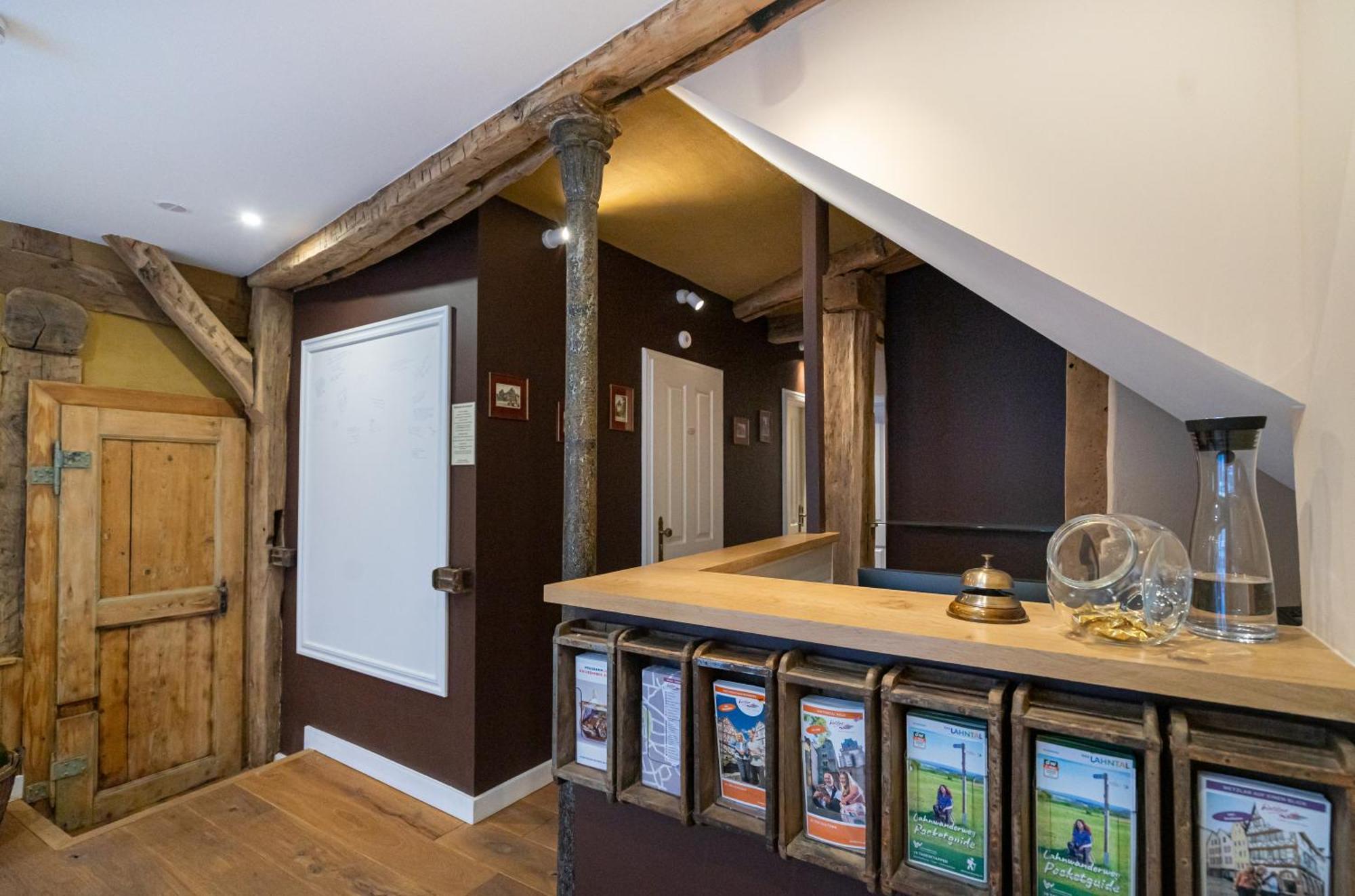 Boutique-Hotel Stadtherberge Wetzlar Bagian luar foto