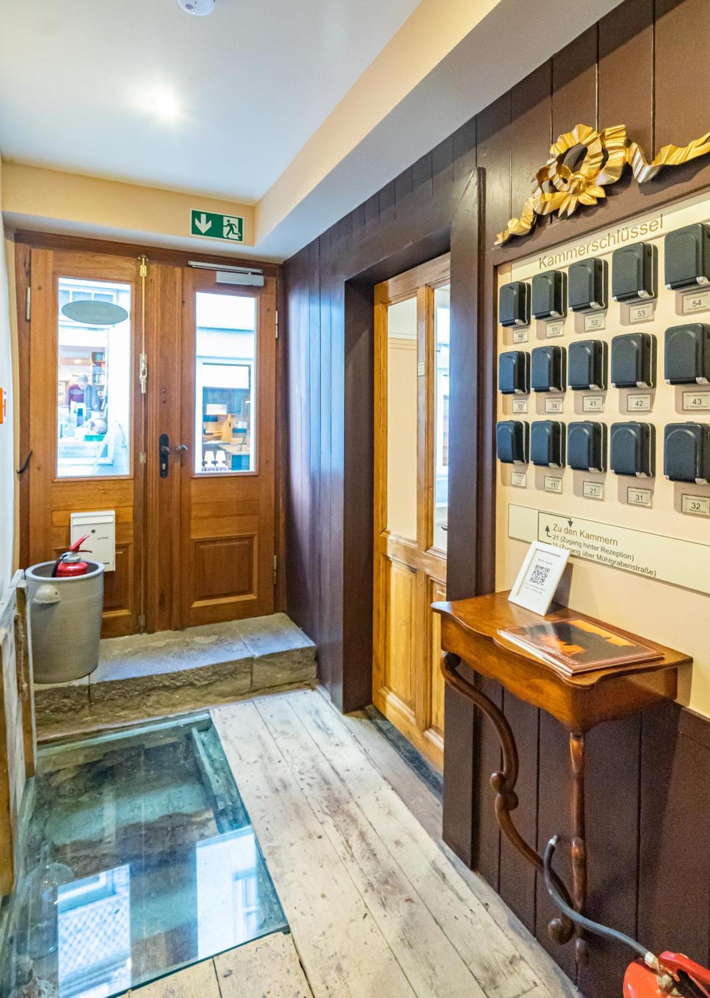 Boutique-Hotel Stadtherberge Wetzlar Bagian luar foto