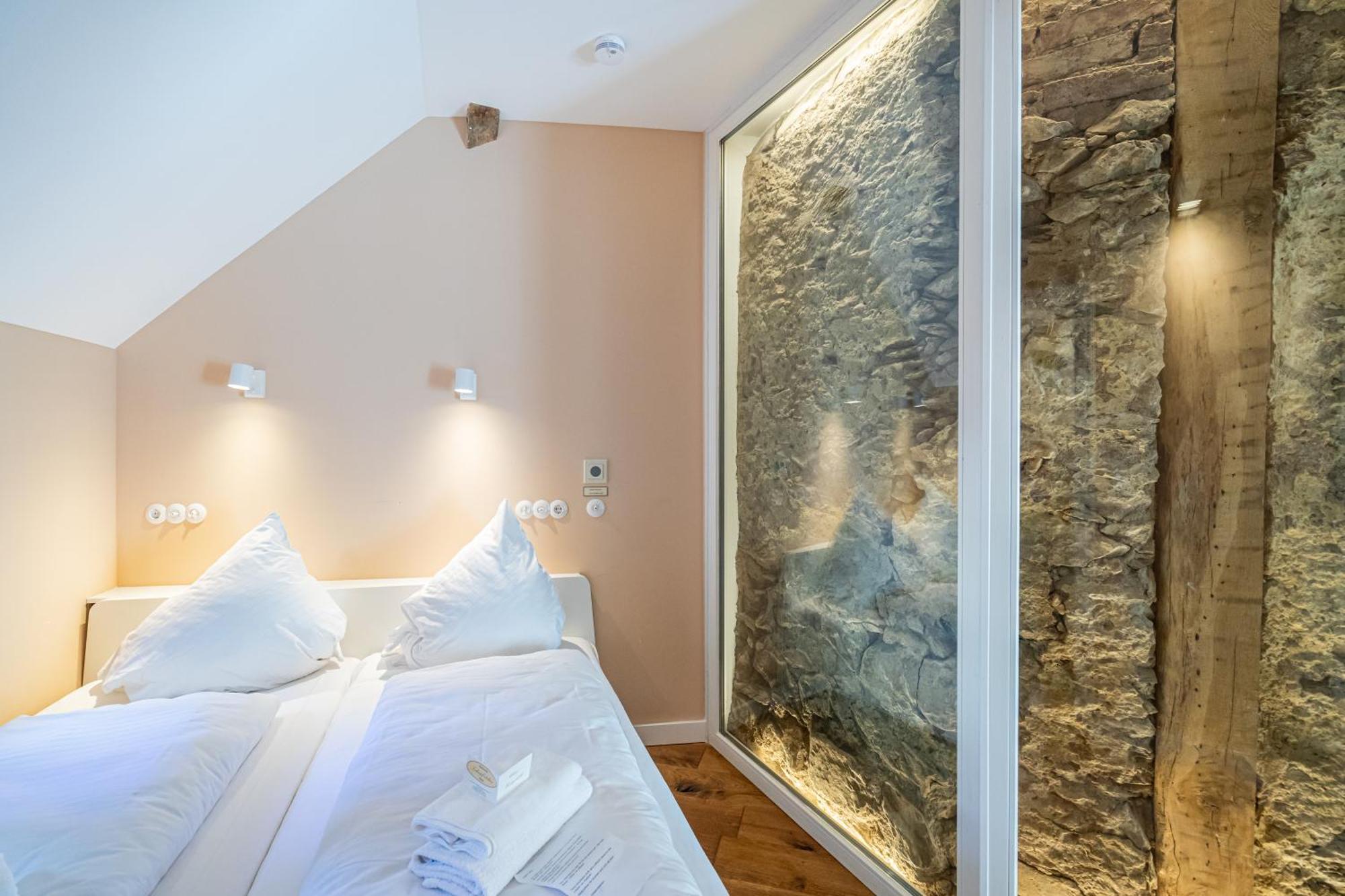 Boutique-Hotel Stadtherberge Wetzlar Bagian luar foto